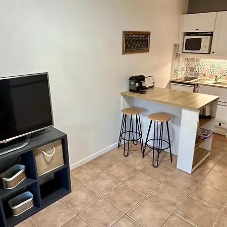 Apartamento T2 With Sea View - Domaine De La Pinede - Heated Pool *