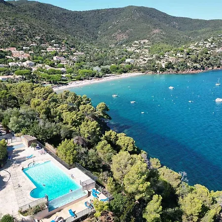 T2 With Sea View - Domaine De La Pinede - Heated Pool Apartamento *
